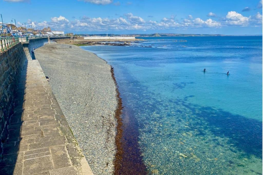 Spacious 2 Bedroom Apartment Near Seafront Penzance Exterior photo
